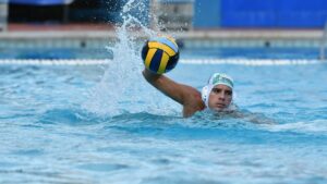 Scopri di più sull'articolo L’Ortigia gioca la partita perfetta e batte lo Szolnoki 9-4. Vidovic: “Vittoria dedicata alla Sicilia”