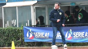 Scopri di più sull'articolo L’Ortigia travolge Salerno ed è terza! Piccardo: “Felice per i ragazzi, la vittoria ci mancava da un po’”